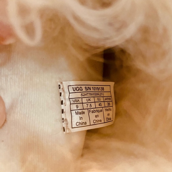 ⭐️💖 UGG MONGOLIAN FLUFF MOMMA PURE SHEEPS WOOL BOOTS💖⭐️ - Picture 3 of 8